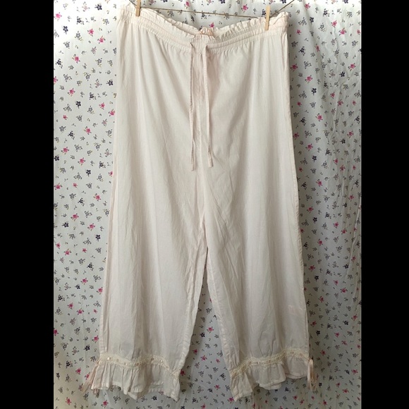 Bloomers - Picture 4 of 5